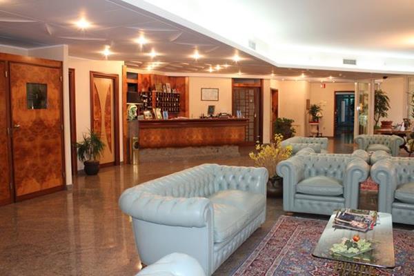 Itaca Hotel Барлетта Екстер'єр фото