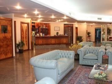 Itaca Hotel Барлетта Екстер'єр фото