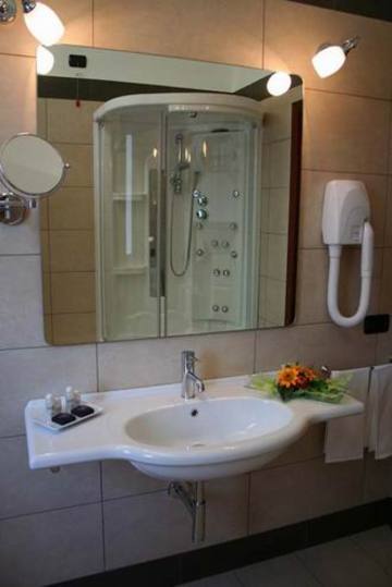 Itaca Hotel Барлетта Екстер'єр фото